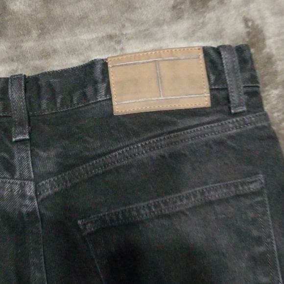 NEW TOMMY HILFIGER BLACK STRAIGHT JEANS NEW 32 30 - Picture 6 of 7